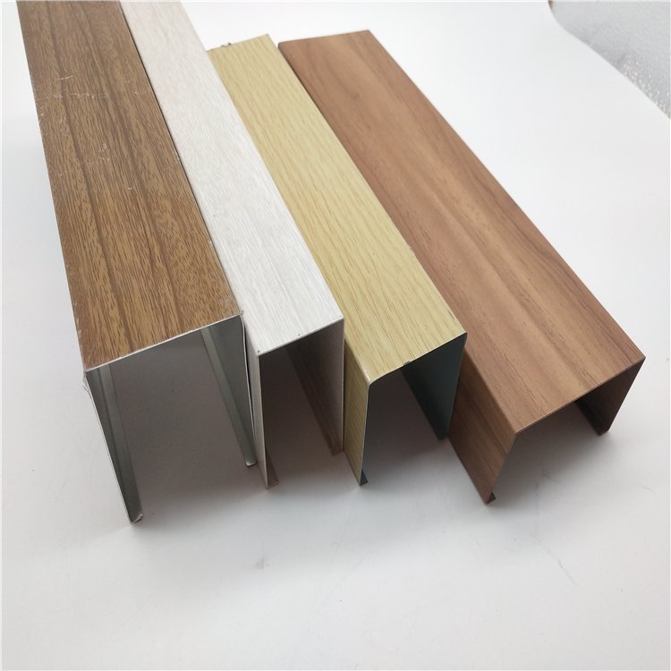 金屬覆膜板可以應用在哪些行業(yè)？建筑裝飾用什么材料？